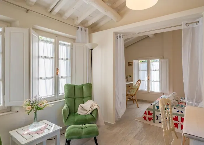 Fiorentina - Private Oasis In Town * Barga